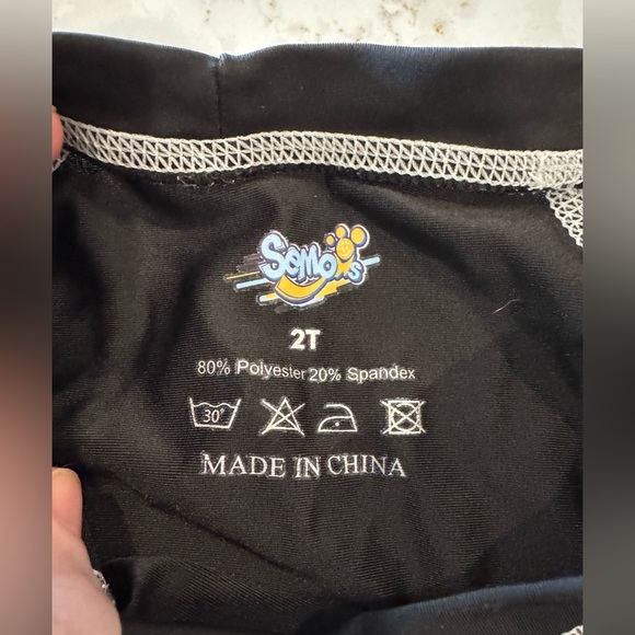 2T black kids rashguard - Picture 4 of 4